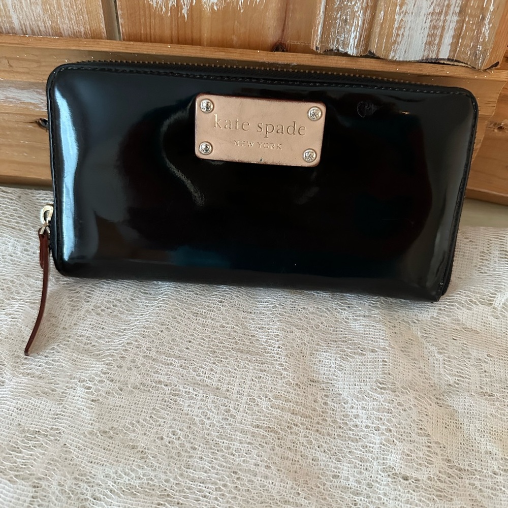 ♠️ Black Kate Spade Zippy Wallet♠️